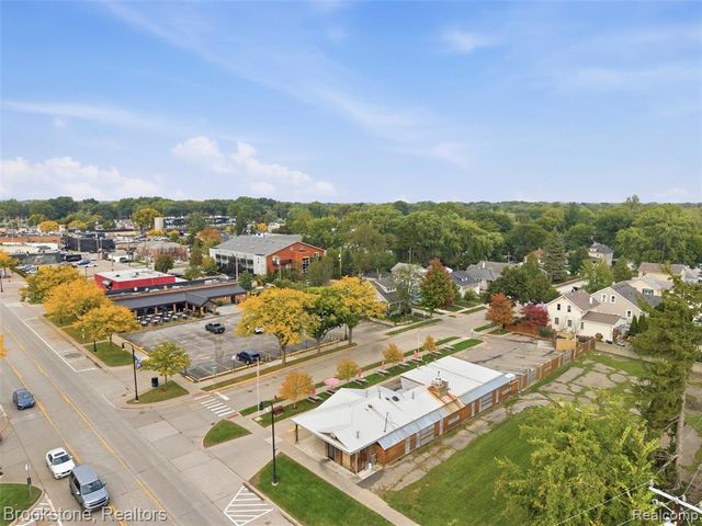111 E Tacoma Street, Clawson, MI 48017