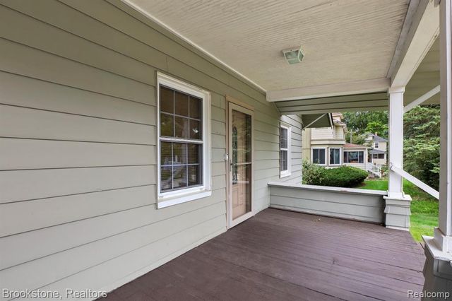 111 E Tacoma Street, Clawson, MI 48017