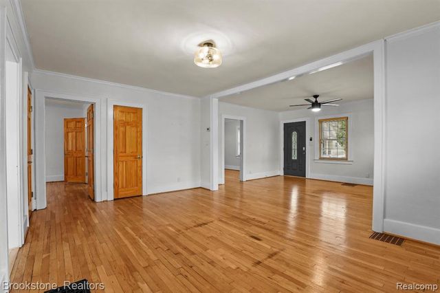 111 E Tacoma Street, Clawson, MI 48017
