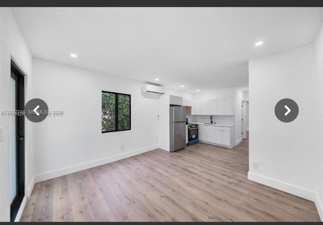 6911 NW 4th Ct 6915, Miami, FL 33150
