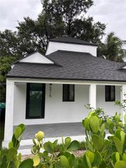 6911 NW 4th Ct 6915, Miami, FL 33150