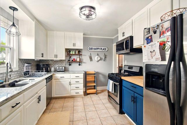 6511 43rd AVENUE, Kenosha, WI 53142