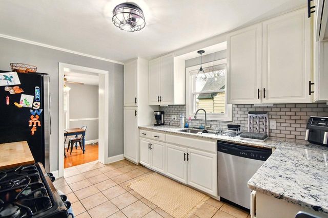 6511 43rd AVENUE, Kenosha, WI 53142