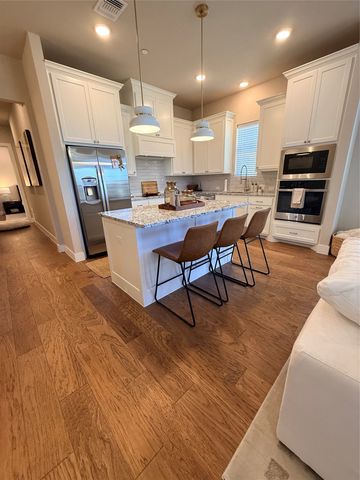 8044 Thomas Crossing, North Richland Hills, TX 76180