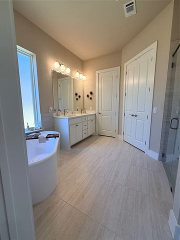 8044 Thomas Crossing, North Richland Hills, TX 76180