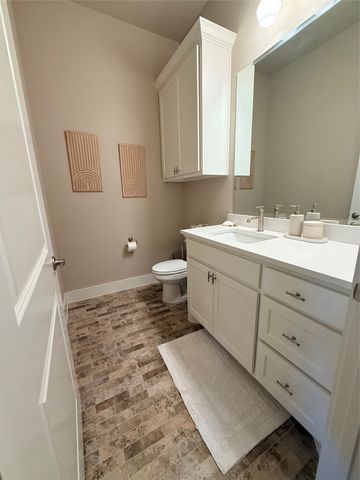 8044 Thomas Crossing, North Richland Hills, TX 76180