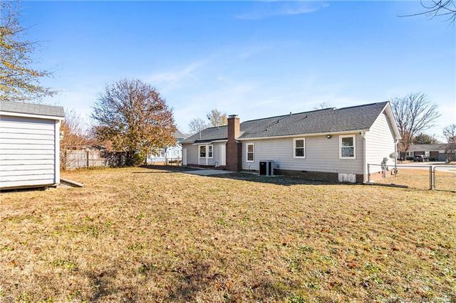 5804 Highstan Court, Fayetteville, NC 28304