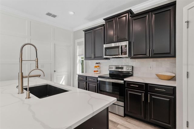 11930 LAKE BOULEVARD, New Port Richey, FL 34655