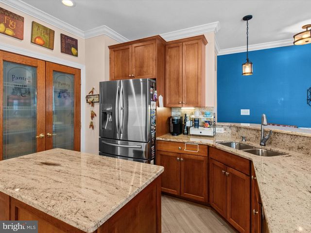 6 MARBELLA CT, Hamilton, NJ 08691