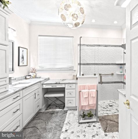 6 MARBELLA CT, Hamilton, NJ 08691