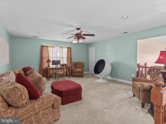 6 MARBELLA CT, Hamilton, NJ 08691