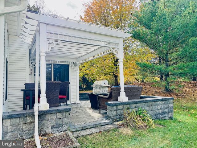 6 MARBELLA CT, Hamilton, NJ 08691