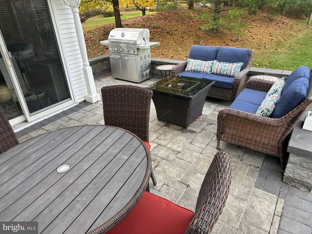 6 MARBELLA CT, Hamilton, NJ 08691