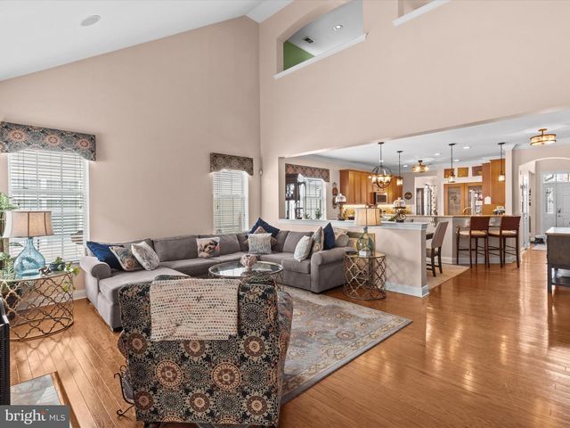 6 MARBELLA CT, Hamilton, NJ 08691