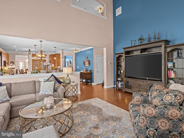 6 MARBELLA CT, Hamilton, NJ 08691