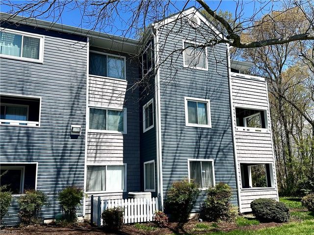 298 Nantucket PL, Newport News, VA 23606