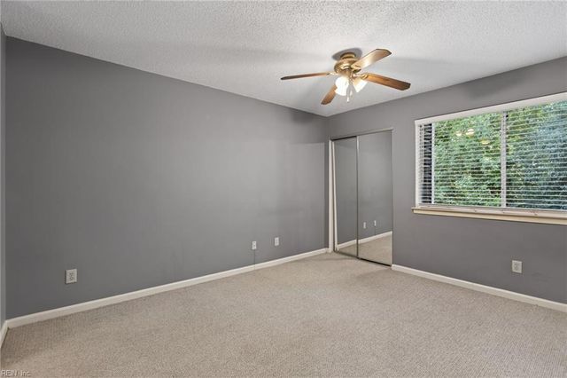 298 Nantucket PL, Newport News, VA 23606