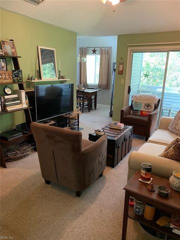 298 Nantucket PL, Newport News, VA 23606
