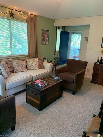 298 Nantucket PL, Newport News, VA 23606