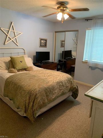 298 Nantucket PL, Newport News, VA 23606