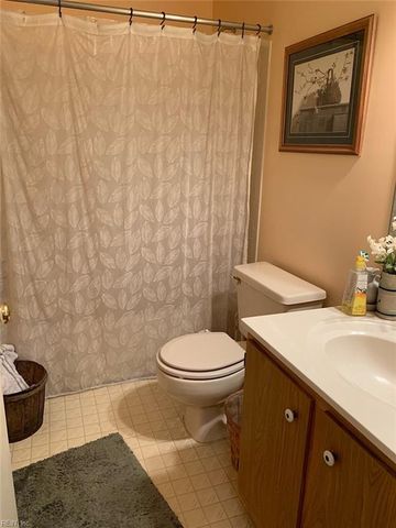 298 Nantucket PL, Newport News, VA 23606