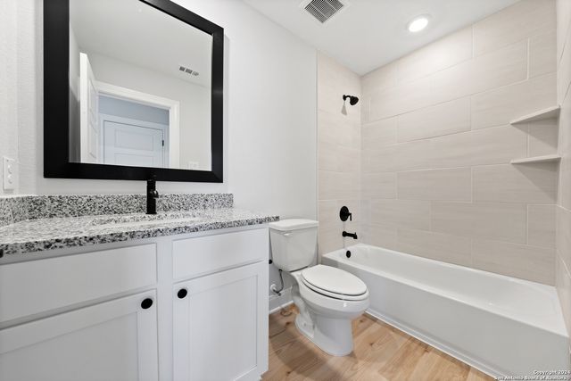 243 Wisteria View, Castroville, TX 78009