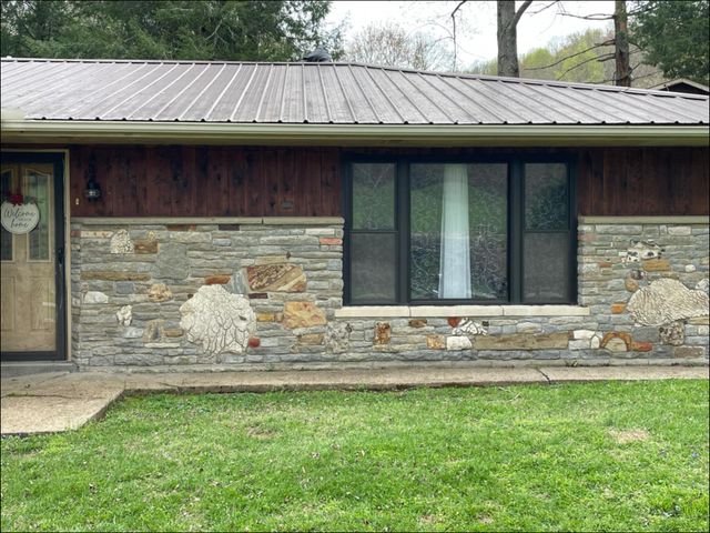 1459 Buck Lick Road, Tollesboro, KY 41189