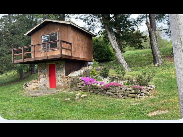 1459 Buck Lick Road, Tollesboro, KY 41189