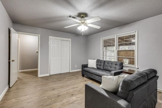 5513 Santa Barbara Avenue, Fort Worth, TX 76114