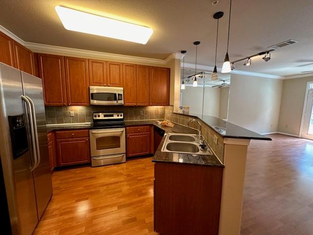 1711 Old Spanish Trail 210, Houston, TX 77054