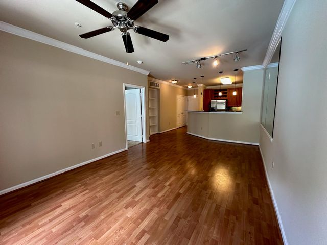 1711 Old Spanish Trail 210, Houston, TX 77054