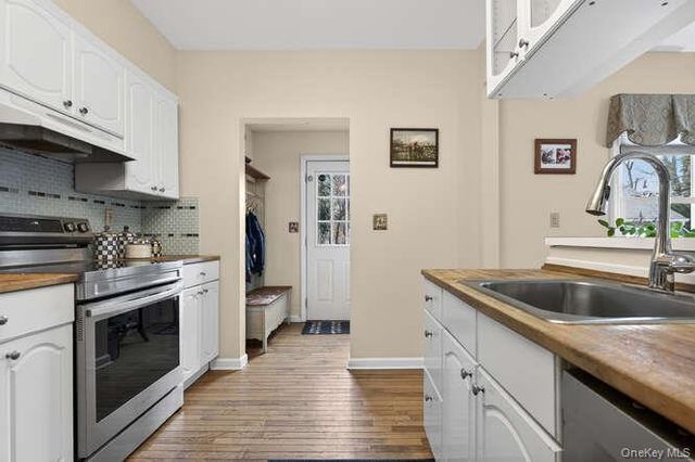 66 Cocks Lane, Locust Valley, NY 11560