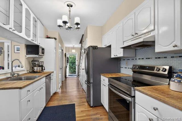 66 Cocks Lane, Locust Valley, NY 11560