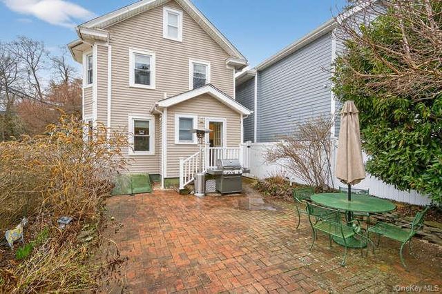 66 Cocks Lane, Locust Valley, NY 11560