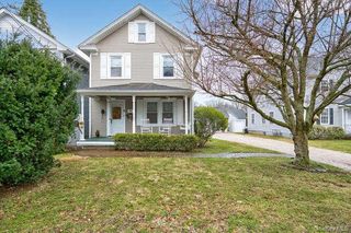 66 Cocks Lane, Locust Valley, NY 11560