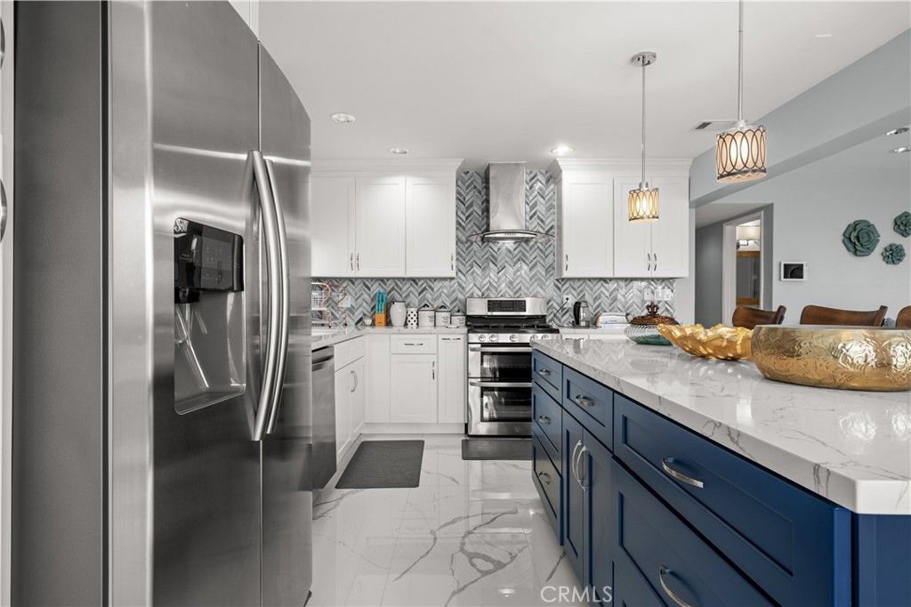 Image 11 of property listing at 805 Ocean 4, Seal Beach, CA 90740