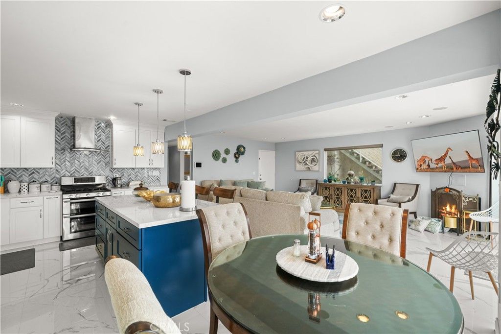 Image 12 of property listing at 805 Ocean 4, Seal Beach, CA 90740