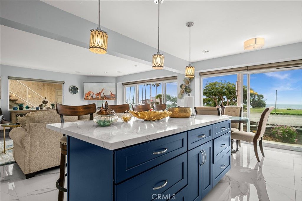 Image 2 of property listing at 805 Ocean 4, Seal Beach, CA 90740