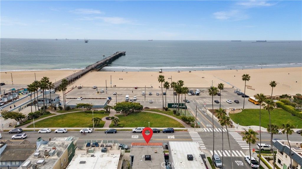 Image 25 of property listing at 805 Ocean 4, Seal Beach, CA 90740