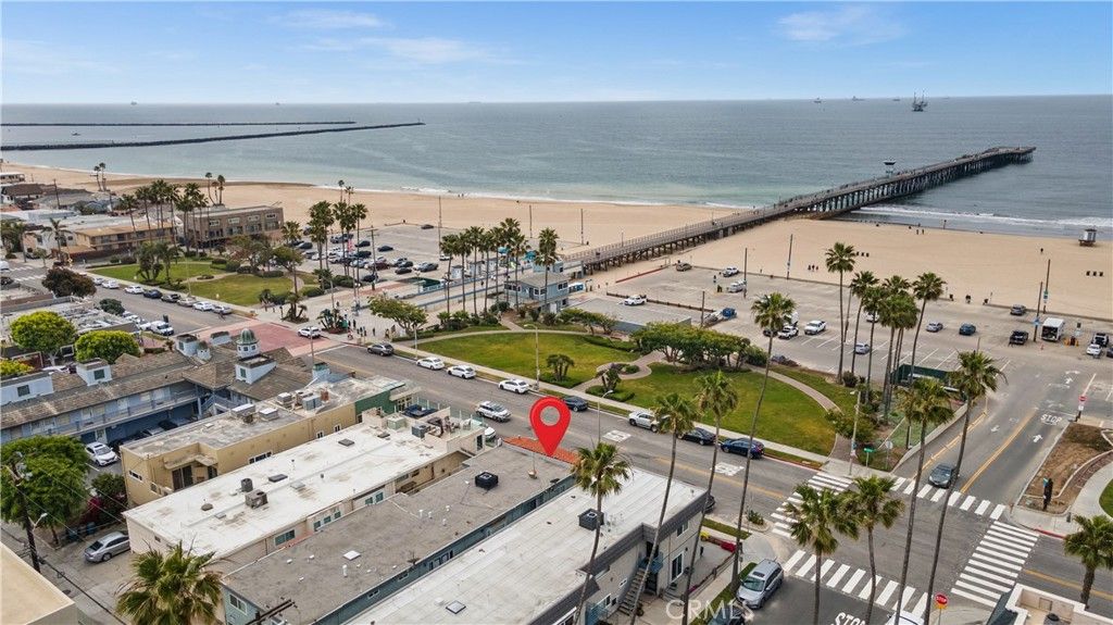 Image 26 of property listing at 805 Ocean 4, Seal Beach, CA 90740