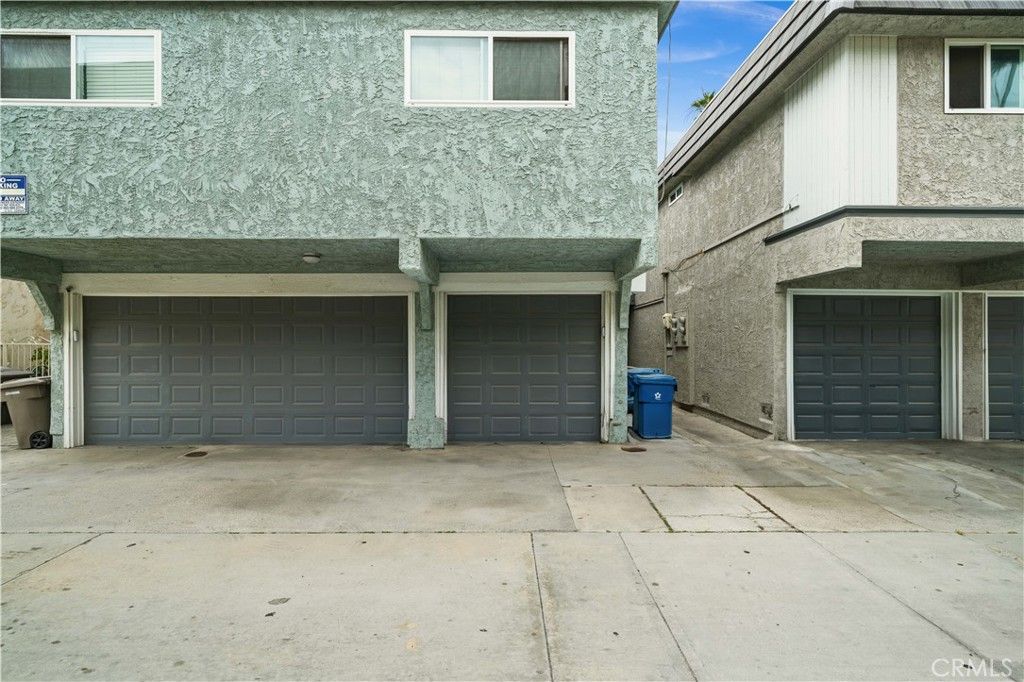 Image 29 of property listing at 805 Ocean 4, Seal Beach, CA 90740