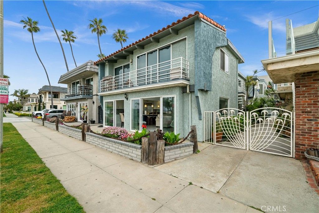 Image 31 of property listing at 805 Ocean 4, Seal Beach, CA 90740