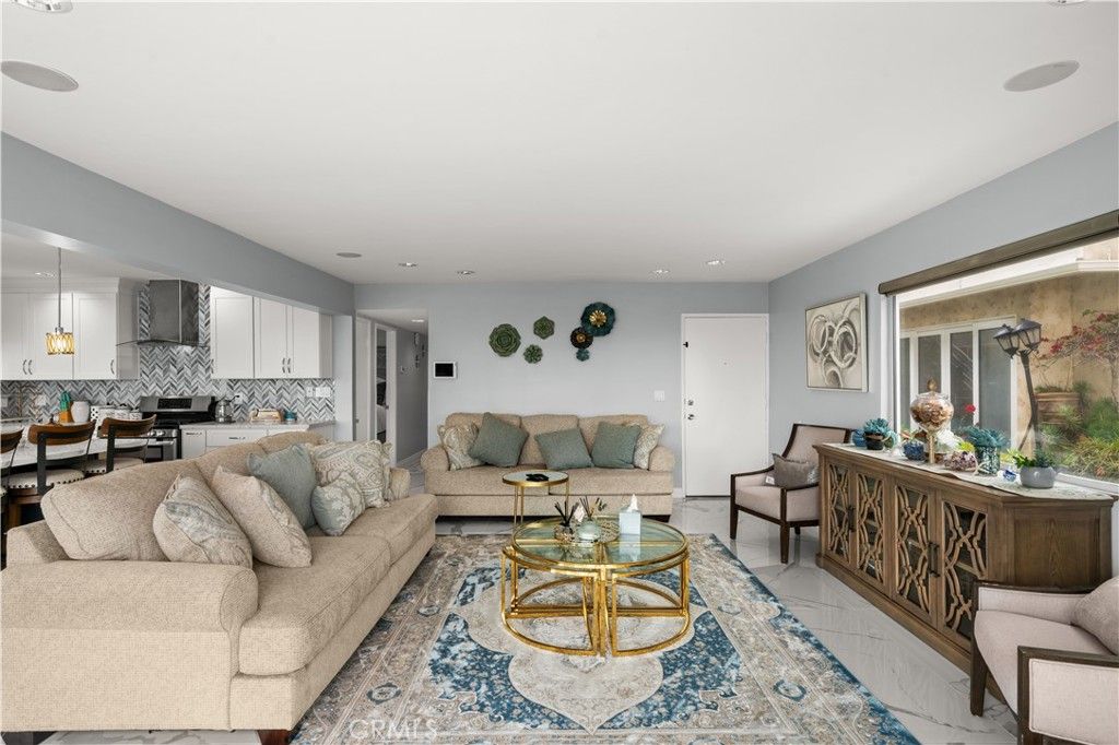 Image 6 of property listing at 805 Ocean 4, Seal Beach, CA 90740