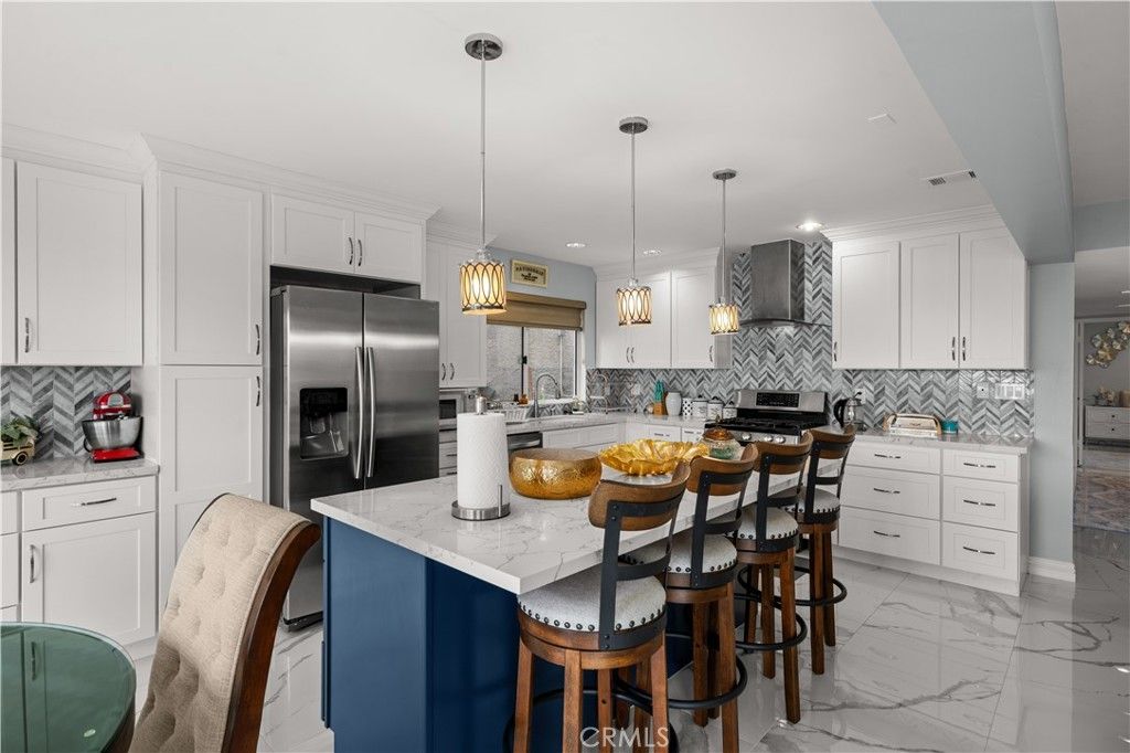 Image 9 of property listing at 805 Ocean 4, Seal Beach, CA 90740