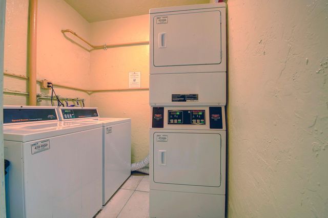 18111 NW 68th Ave I210, Hialeah, FL 33015