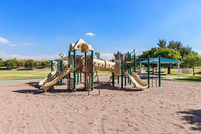 1533 W Sabel Court, San Tan Valley, AZ 85144