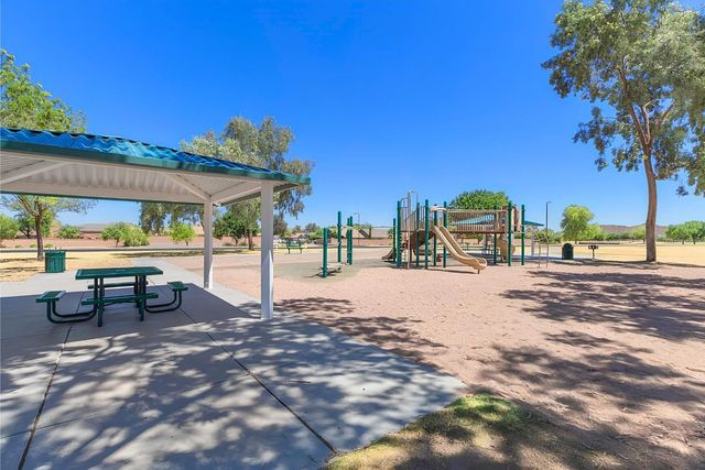 1533 W Sabel Court, San Tan Valley, AZ 85144