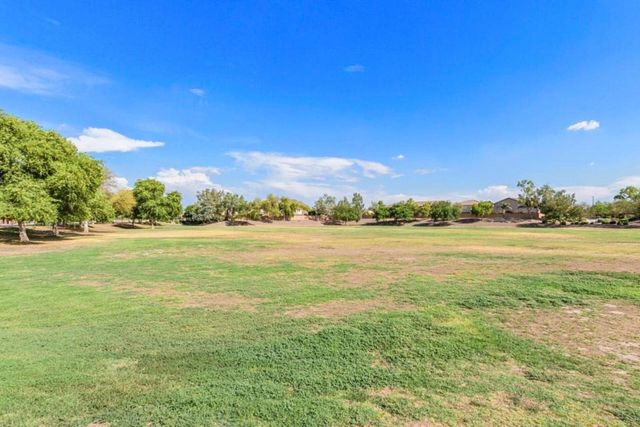 1533 W Sabel Court, San Tan Valley, AZ 85144