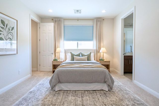 1533 W Sabel Court, San Tan Valley, AZ 85144