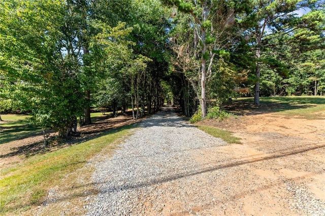 901 Peachtree Cove, Demorest, GA 30535